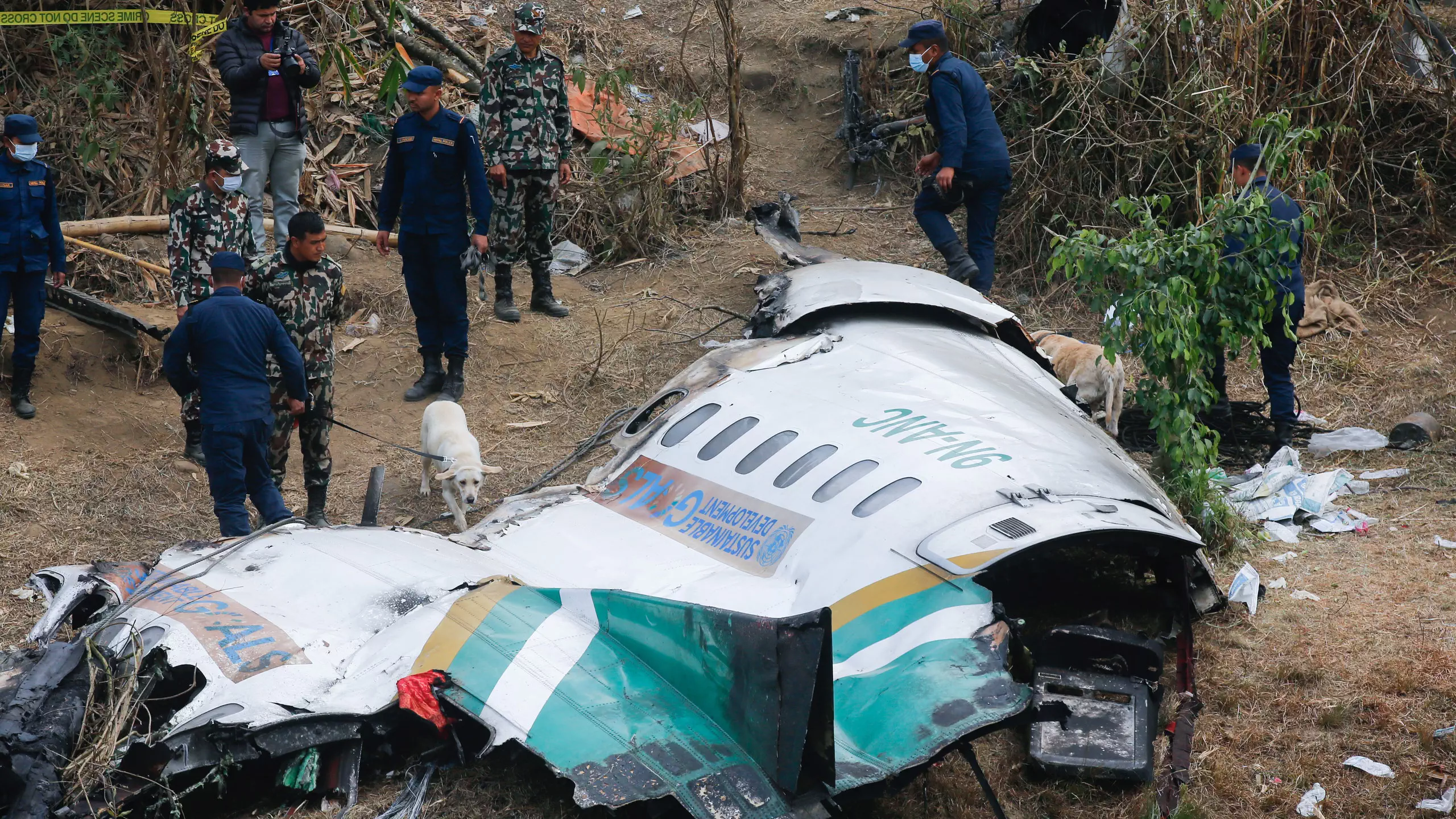 Népal : un avion, avec 19 personnes à bord, s’écrase au décollage