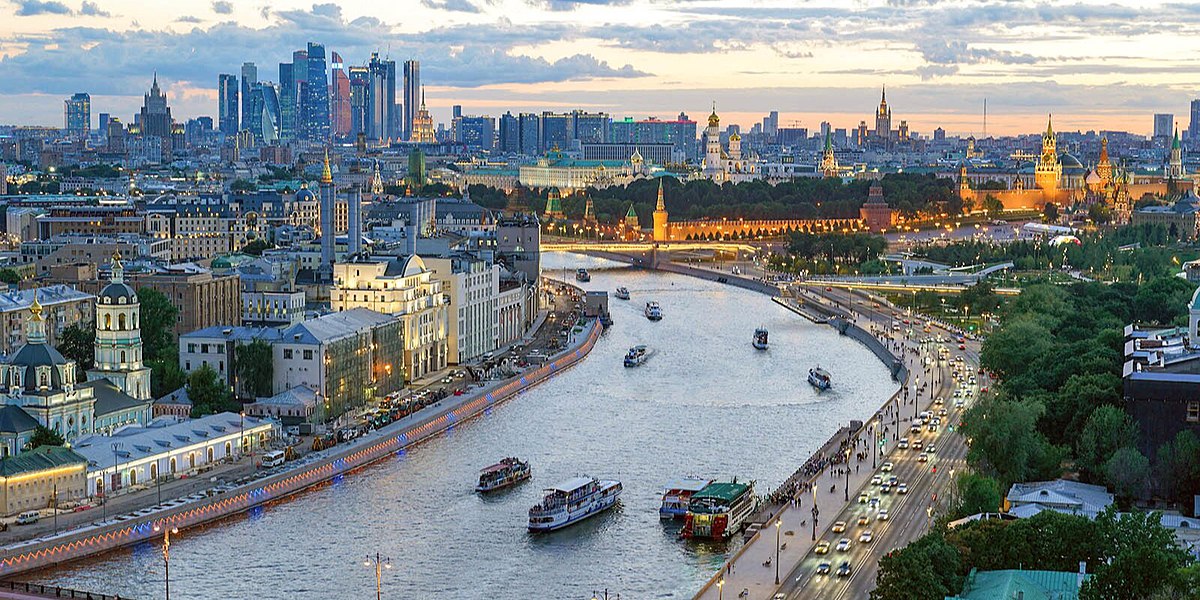 Moscou frappée par une attaque record de drones, deux morts et une raffinerie touchée