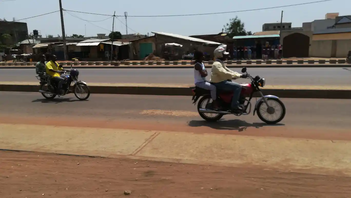 Bénin : le port de l’uniforme désormais obligatoire pour les conducteurs de taxi-moto à Kétou