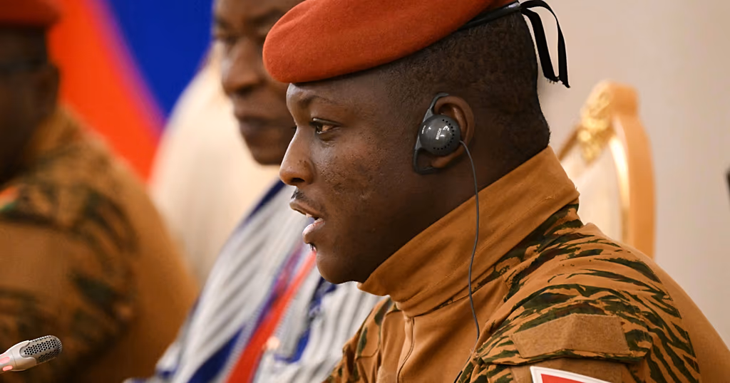 Burkina Faso : dissolution de tous les partis et suppression du cadre juridique