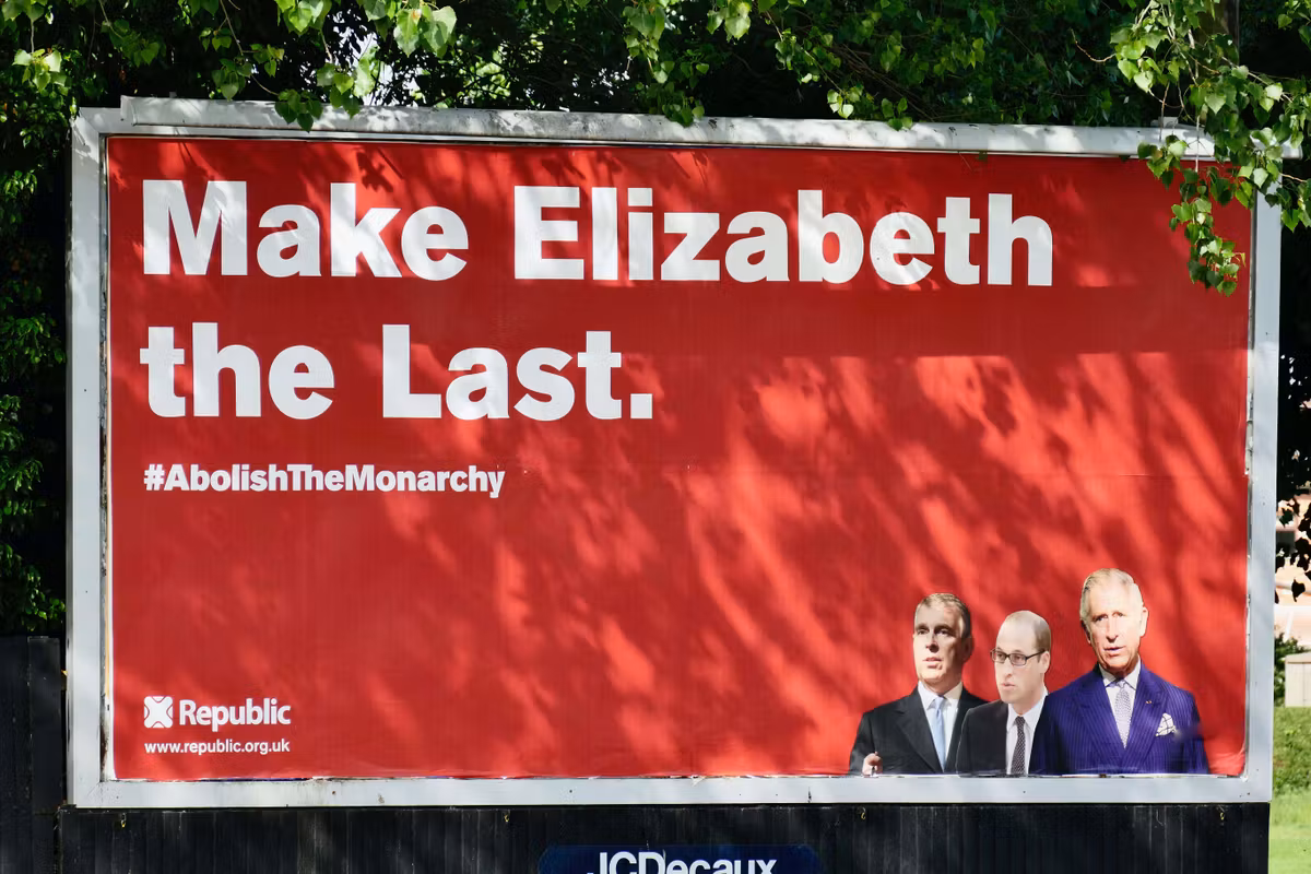 Elizabeth II citée par des Britanniques réclamant la fin de la monarchie
