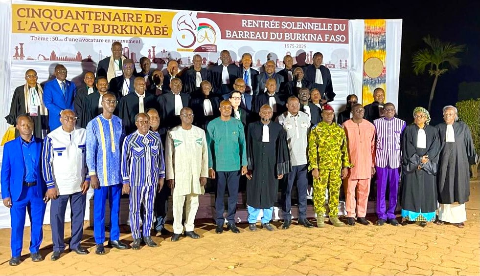 Burkina Faso : Rimtalba Jean Emmanuel Ouédraogo affirme que la justice ne doit pas être un privilège lors du cinquantenaire de l’avocature