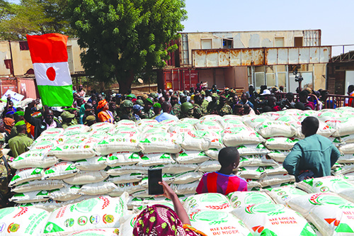 Niger : Le Chef de l’État encourage les producteurs et réitère son engagement en faveur du développement de la production locale