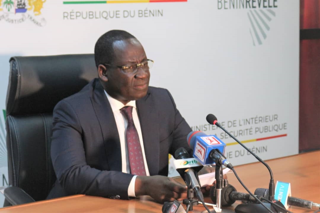 Bénin : Le ministre de l’Intérieur renforce la coopération sécuritaire avec la Fondation Hanns Seidel et l’Union africaine