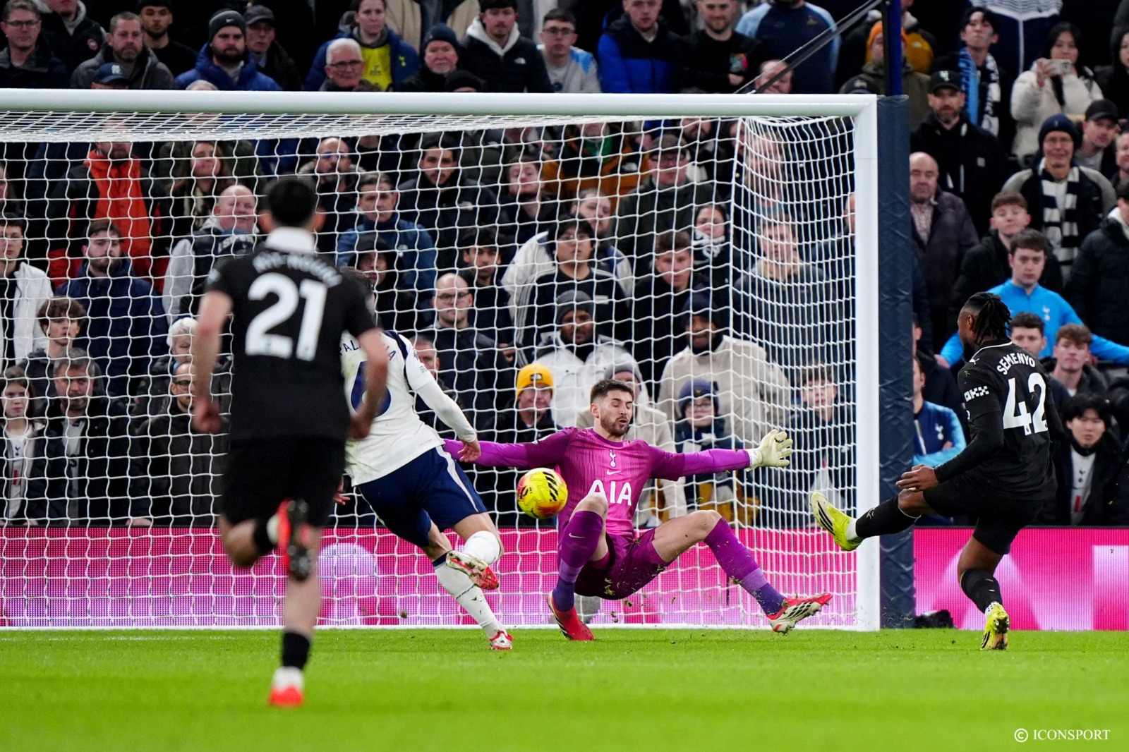 Antoine Semenyo buteur contre Manchester City en Premier League