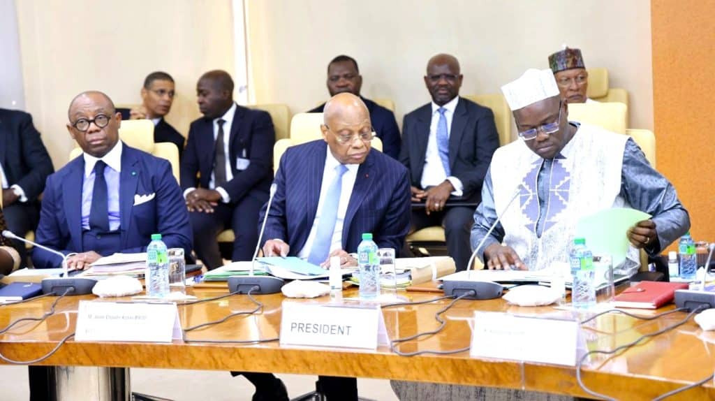 Carburant dans l’UEMOA : le litre d’essence super varie de 499 FCFA au Niger à 990 FCFA au Sénégal