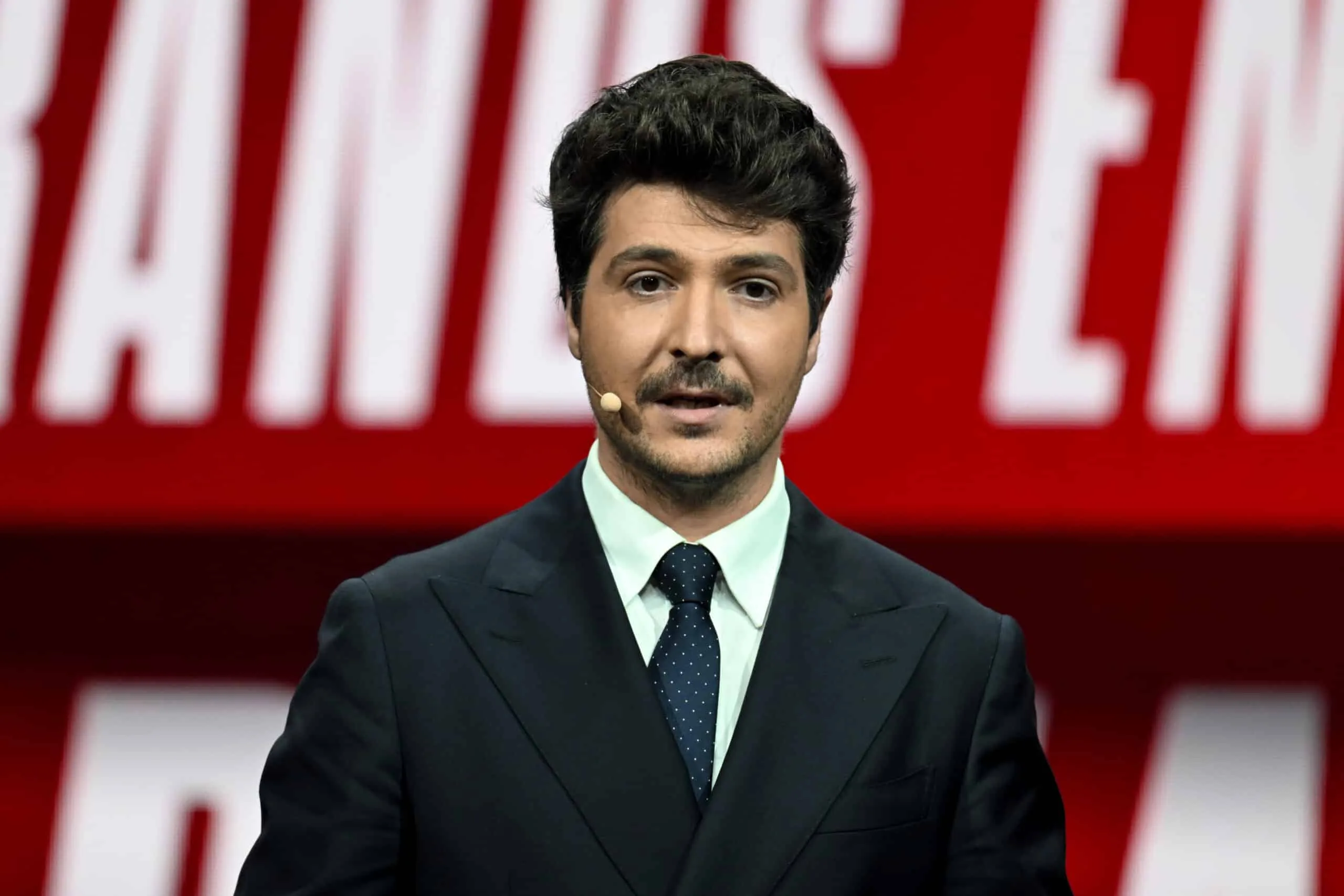 CNews : Eliot Deval bientôt marié, sa compagne Morgane a dit oui dans un lieu somptueux