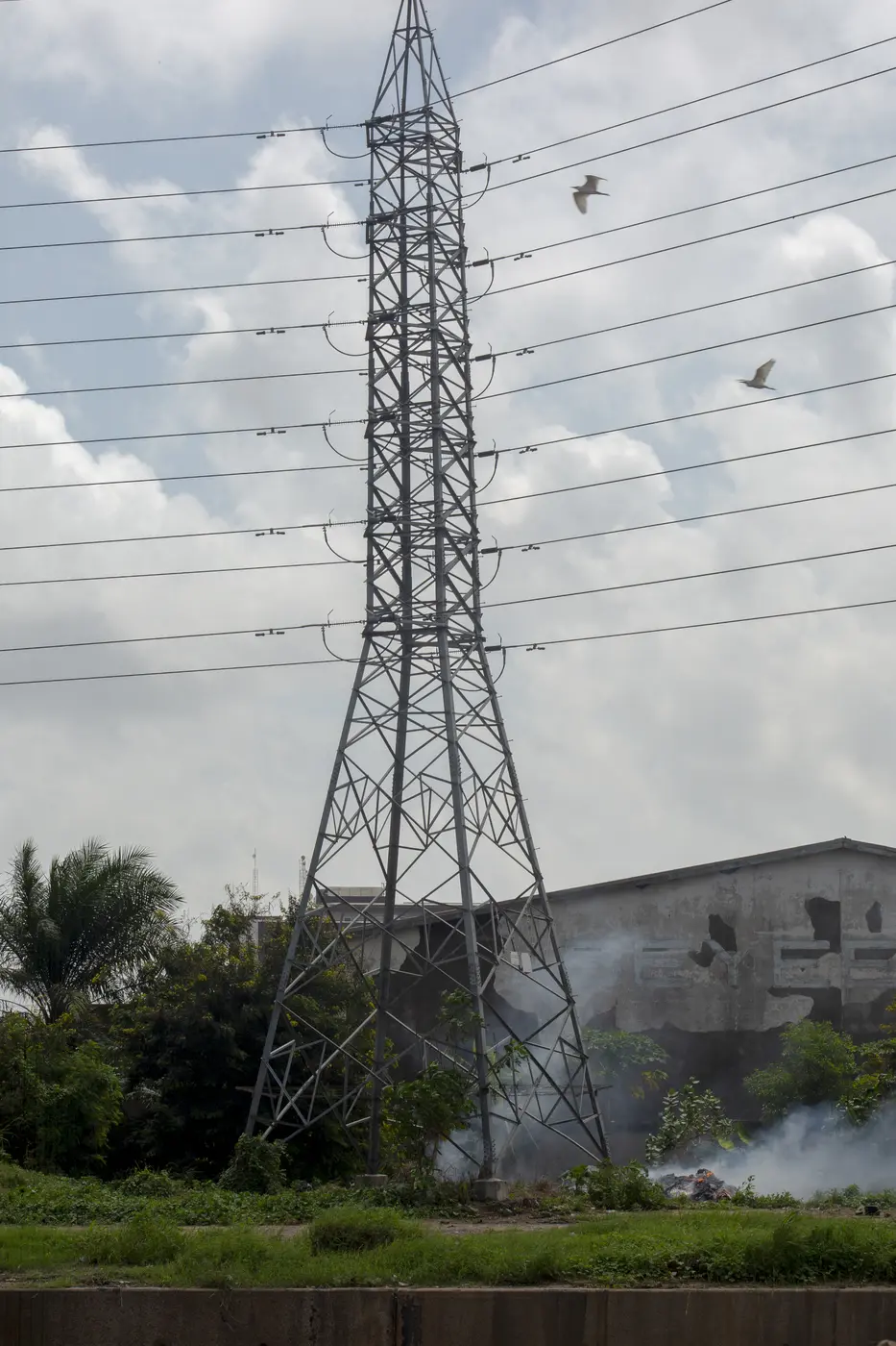 Ghana : le gouvernement annonce une revue indépendante du réseau électrique après deux perturbations