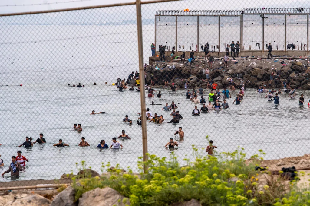 Crise migratoire à Ceuta : Pedro Sánchez écarte toute preuve d’une orchestration par le Maroc