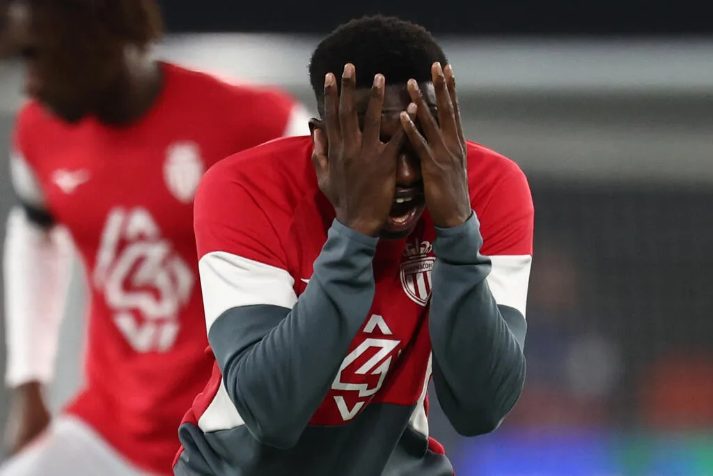 AS Monaco : Lamine Camara titulaire contre le PSG après son transfert avorté à Chelsea