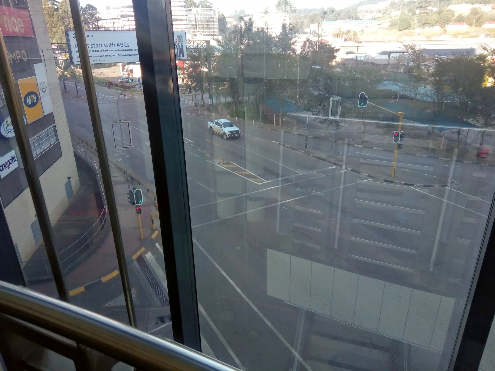 Eswatini : deux employés du gouvernement américain légèrement blessés, enquête ouverte