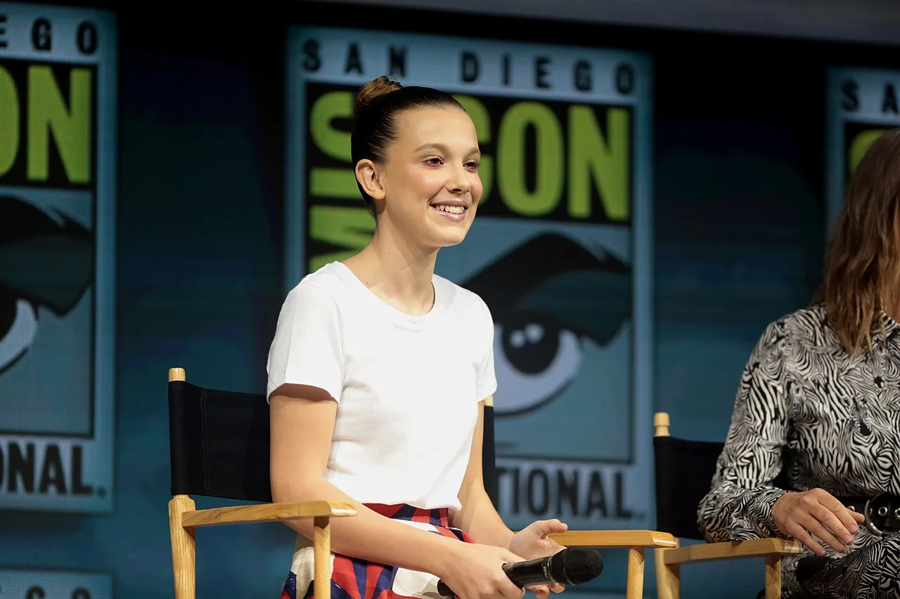Millie Bobby Brown partage une rare vidéo de sa fille pendant des vacances en Italie