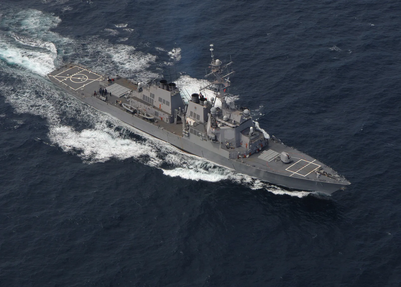 Kenya : l’USS Ross accoste à Mombasa après des opérations au Moyen-Orient
