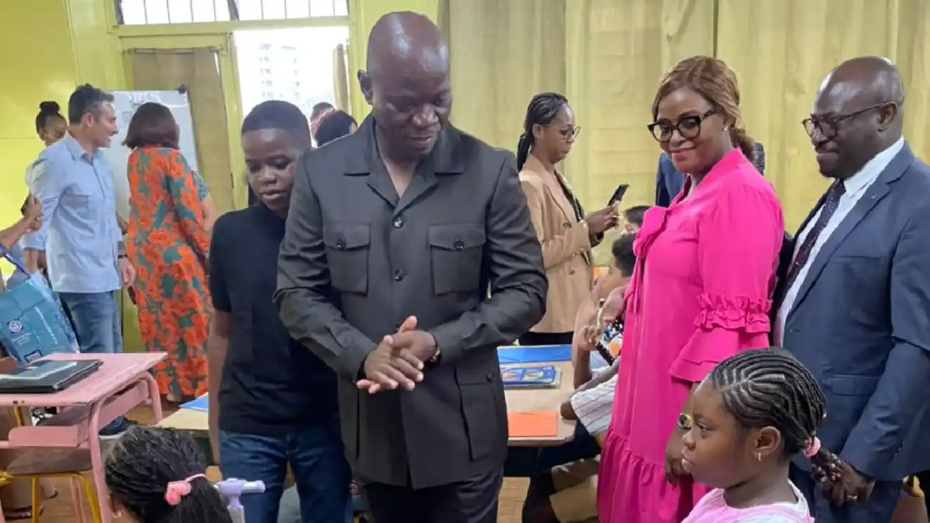 Gabon: President Brice Clotaire Oligui Nguema Accompanies His Children to School
