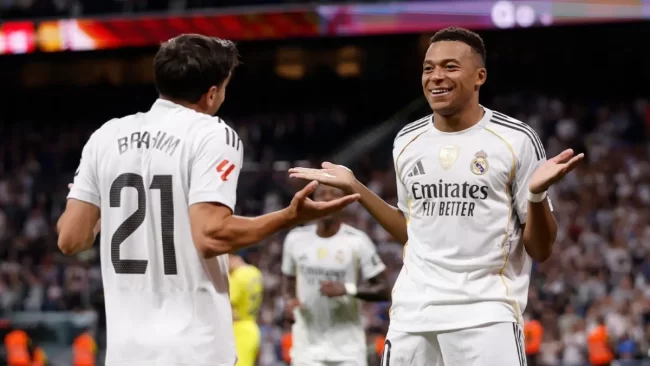 Real Madrid: José Mourinho encense Kylian Mbappé après son triplé
