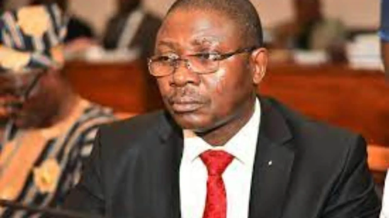 Putting the Céna on hold: Deputy Augustin Ahouanvoébla reassures about the future of the institution’s staff.