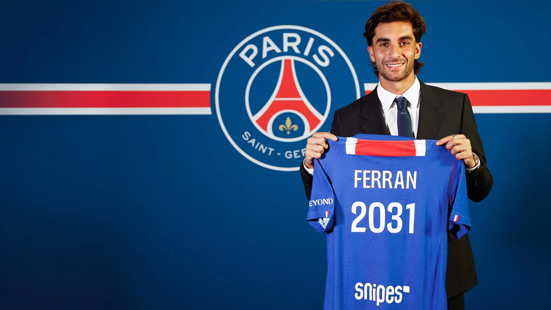 Official: Ferran Torres signs with PSG