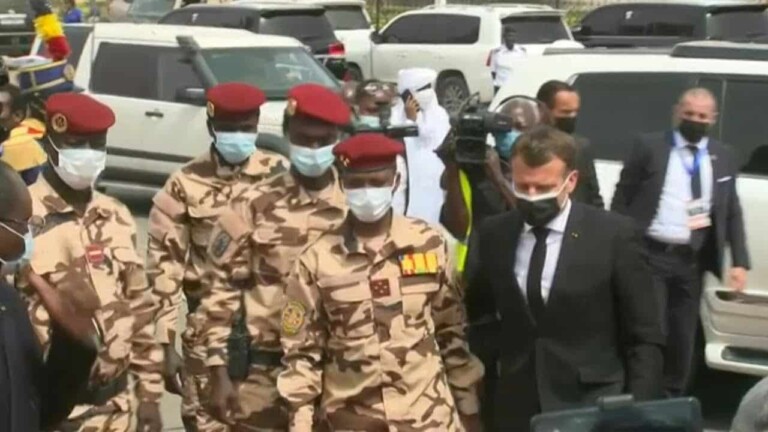 Le prÃ©sident franÃ§ais Emmanuel Macron au Tchad pour les funÃ©railles d'Idriss Deby Itno