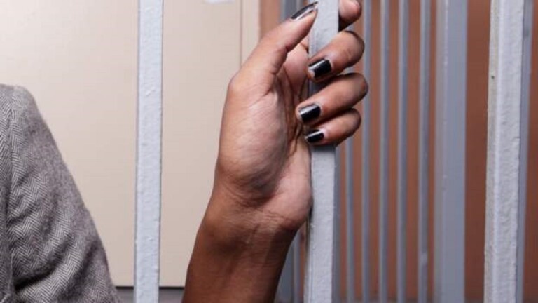 Mozambique: des gardiens de prison obligent des dÃ©tenues Ã  se prostituer et punissent celles qui refusent