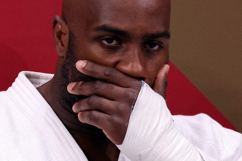 Le Français Teddy Riner s'apprête à disputer l'épreuve éliminatoire de judo hommes +100 kg lors des Jeux Olympiques de Tokyo 2020 au Nippon Budokan à Tokyo le 30 juillet 2021. (Photo de Jack GUEZ / AFP)