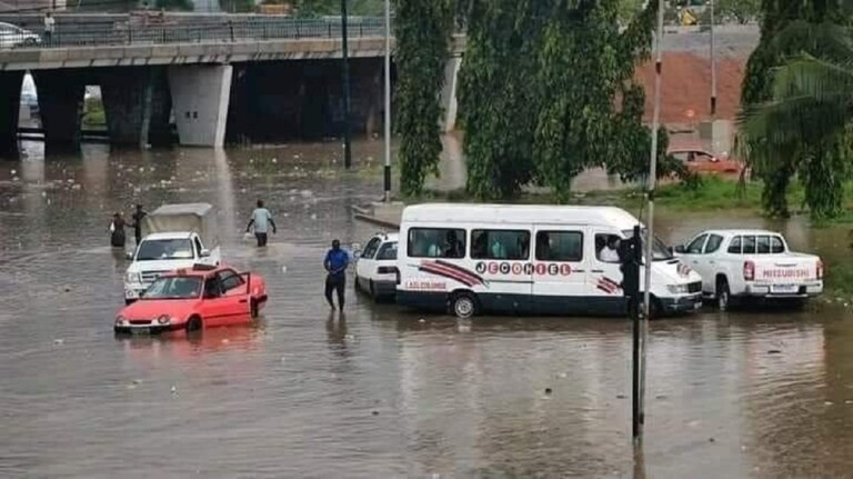 Inondations dans des quartiers dâ€™Abidjan aprÃ¨s de fortes pluies