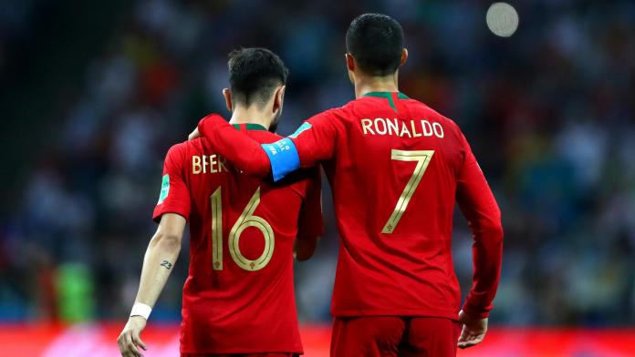 Cristiano Ronaldo et Bruno Fernandes sous le maillot du Portugal