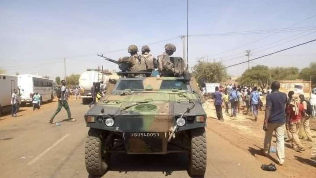 Burkina Faso: le convoi militaire français a repris sa progression vers le Niger