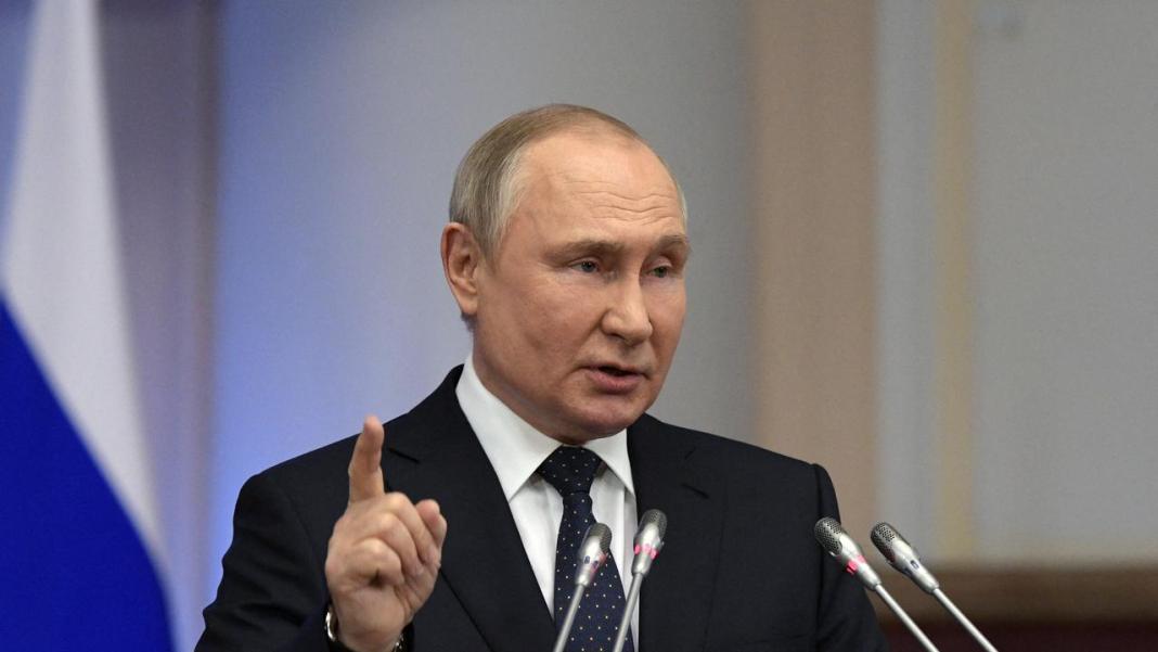 Le président russe prononce le discours de la célébration de la journée du 9 mai