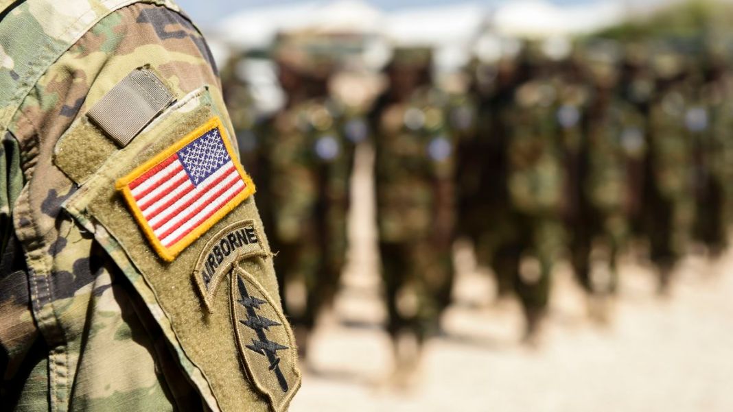 Des soldats de la 101e division aéroportée de l'armée américaine déployés avec les forces de l'armée américaine en Afrique, le 24 mai 2017 à Mogadiscio, en Somalie. (Photo de l'armée de l'air américaine)
