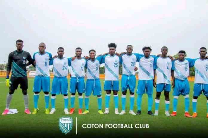 les joueurs de Coton FC