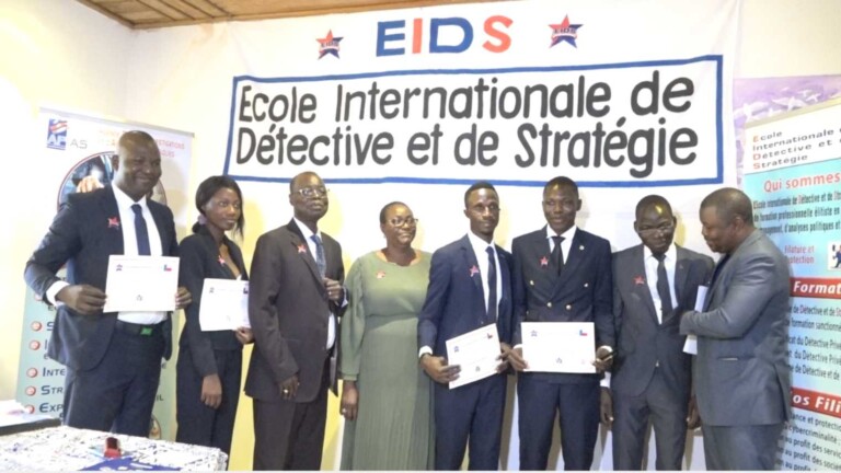 BÃ©nin : les Ã©tudiants de la promotion Espoir 2022 de l'EIDS reÃ§oivent leurs parchemins