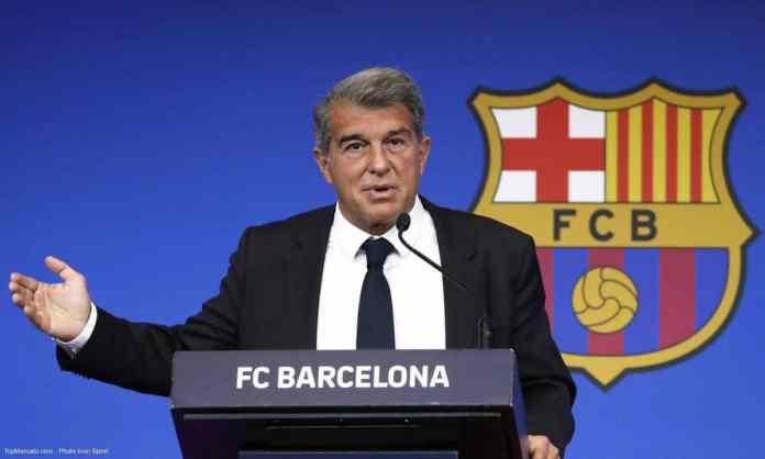 Joan laporta, president du FC Barcelone en conférence de presse