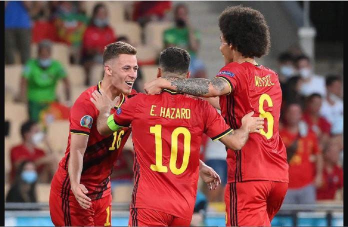 Des joueurs de la Belgique célèbrent leur victoire