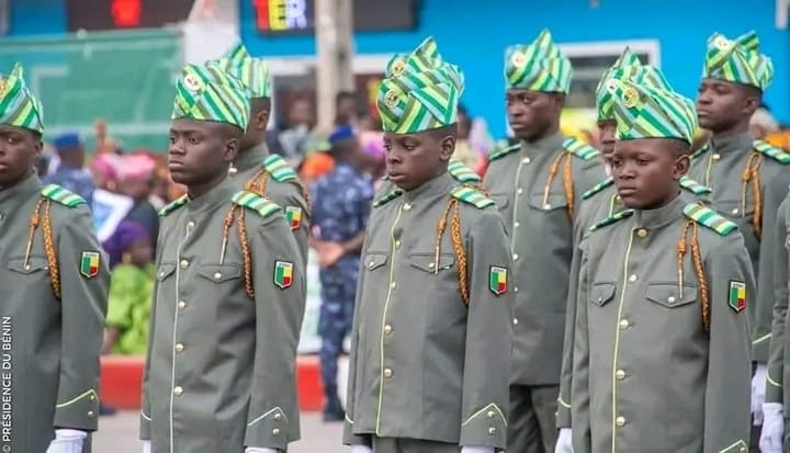 Bourses étrangères pour anciens enfants de troupes au Bénin, opportunités éducatives.