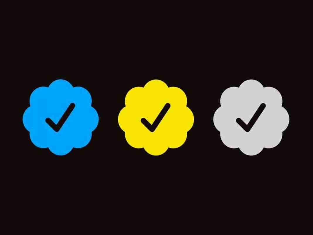 Doré, gris, bleu : Elon Musk mise sur des badges multicolores pour la certification Twitter