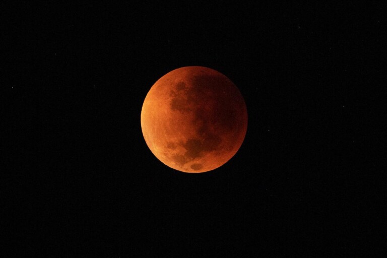 Une nouvelle Ã©clipse totale de Lune sera visible ce mardi 8 novembre pour une partie de la Terre