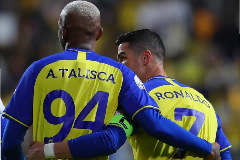 Cristiano Ronaldo et Talisca sous le maillot d'Al-Nassr