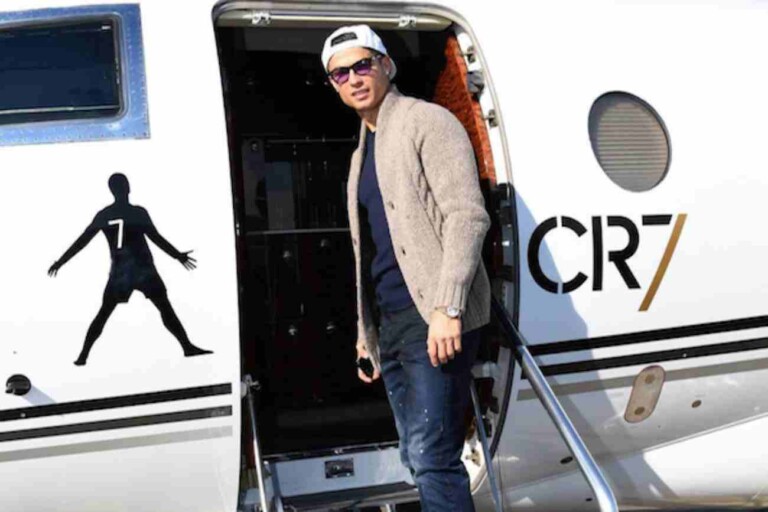 Cristiano Ronaldo vend son luxueux jet privÃ© personnalisÃ© @ Sportune 20 mInutes