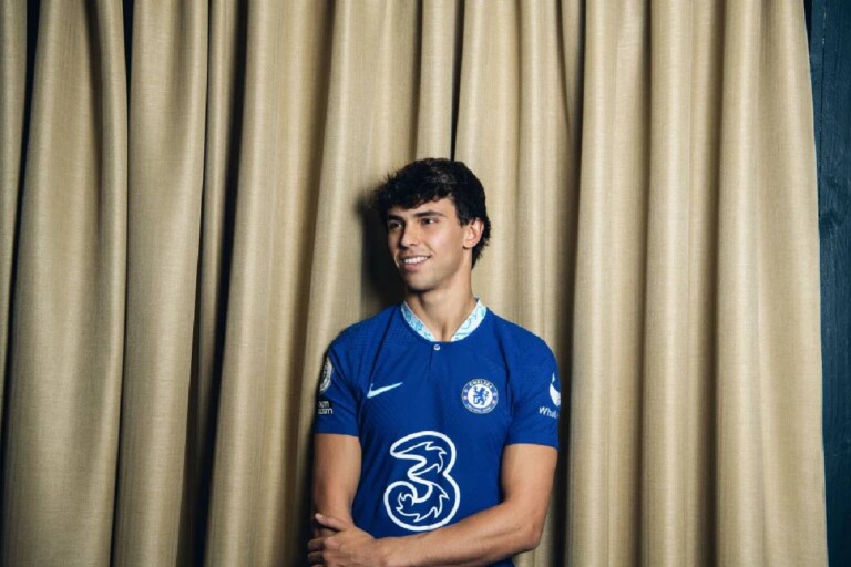 Joao FÃ©lix avec le maillot de Chelsea