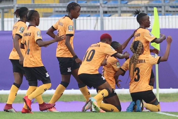 Les joueuses de l'équipe féminine de football de la Zambie célèbrent leur but