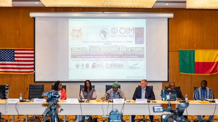 BÃ©ninÂ : ouverture du colloque sous-rÃ©gionalÂ  autour des questions sÃ©curitaires