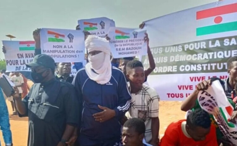 Coup d’État au NigerÂ : au moins 54 manifestants interpellés à  Niamey