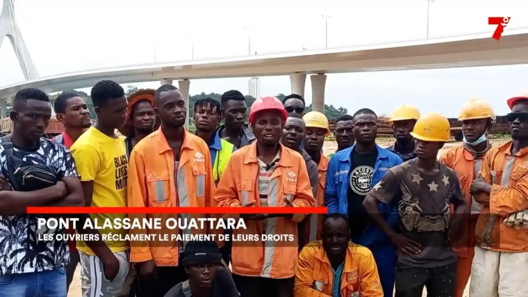 Tensions sur le 5ème pont d'Abidjan : les ouvriers réclament leurs droits