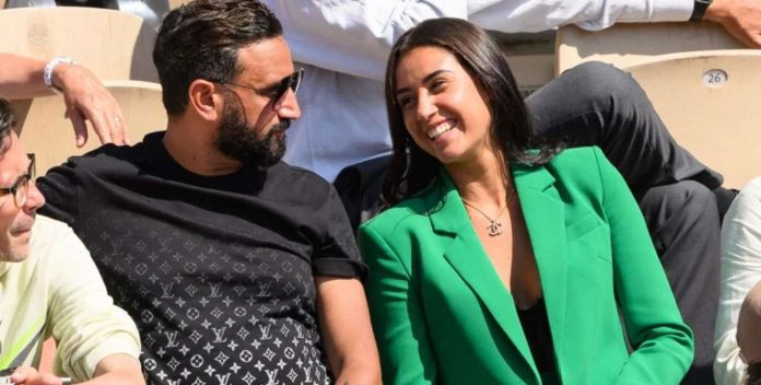 Cyril Hanouna et Lola Marandel dans les tribunes de Roland-Garros. - Purebreak