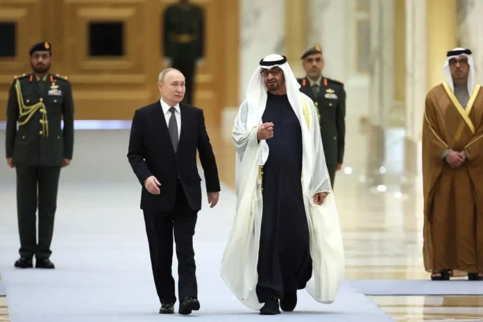 Sergei Savostyanov, Sputnik, Kremlin Pool Photo via APLe prÃ©sident Ã©mirati Cheikh Mohammed bin Zayed Al Nahyan, et son homologue russe Vladimir Poutine, Ã  Abu Dhabi, aux Ã‰mirats arabes unis, mercredi 6 dÃ©cembre 2023