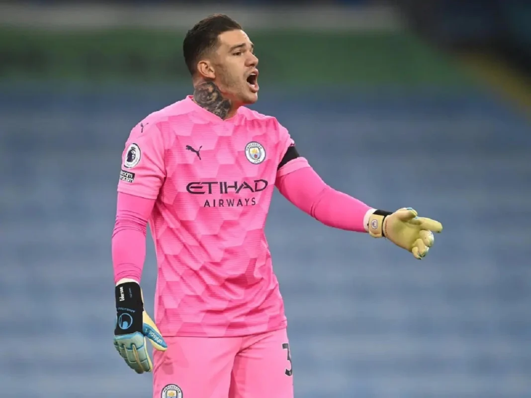 Le gardien de but de Manchester City, Ederson