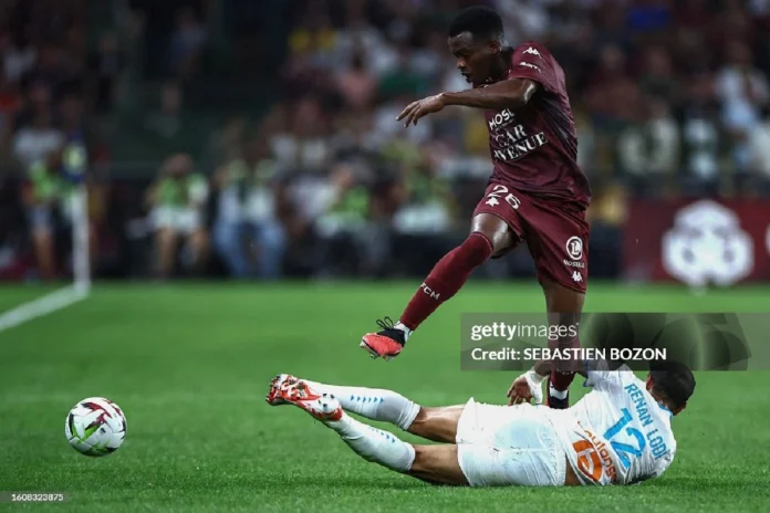 Le milieu de terrain du FC Metz, Arthur Atta