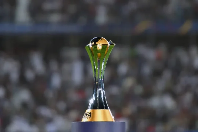 Le trophée de la Coupe du monde des clubs