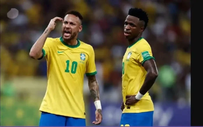 Neymar et Vinicius lors d'un match du BrÃ©sil