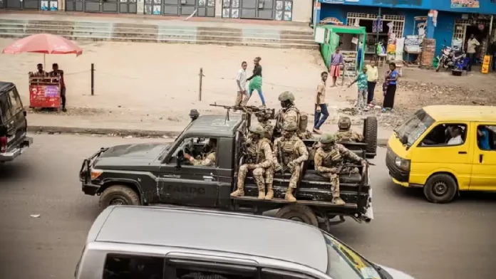 Les Forces armées de la République démocratique du Congo (FARDC) patrouille à Goma, capitale de l'est du pays, le 23 janvier 2025. (JOSPIN MWISHA _ AFP)